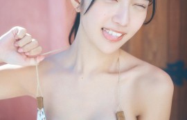 1. "熱門影視圈八卦大揭秘"
2. "明星戀情動態頻繁，影視圈內幕"
3. "新劇熱播背后的影視圈故事"
4. "影視圈流言蜚語一網打盡"
5. "爆料：影視圈最新緋聞匯總"
